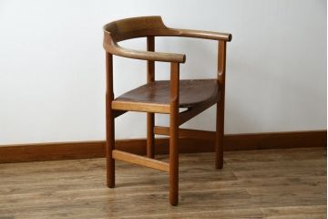 デンマークビンテージ　希少!!　PP Mobler(モブラー)社　ハンス J. ウェグナー(HANS J. WEGNER)デザイン　オリジナル　PP52　オーク材　本革(レザー)　美しいフォルムのチェア(ダイニングチェア、アームチェア、イス、椅子、北欧、ヴィンテージ)(R-083677)