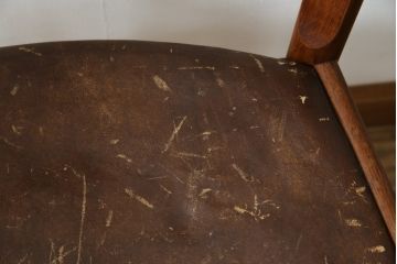 デンマークビンテージ　希少!!　PP Mobler(モブラー)社　ハンス J. ウェグナー(HANS J. WEGNER)デザイン　オリジナル　PP52　オーク材　本革(レザー)　美しいフォルムのチェア(ダイニングチェア、アームチェア、イス、椅子、北欧、ヴィンテージ)(R-083677)