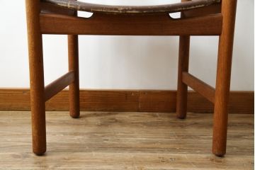 デンマークビンテージ　希少!!　PP Mobler(モブラー)社　ハンス J. ウェグナー(HANS J. WEGNER)デザイン　オリジナル　PP52　オーク材　本革(レザー)　美しいフォルムのチェア(ダイニングチェア、アームチェア、イス、椅子、北欧、ヴィンテージ)(R-083677)