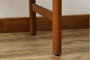 デンマークビンテージ　希少!!　PP Mobler(モブラー)社　ハンス J. ウェグナー(HANS J. WEGNER)デザイン　オリジナル　PP52　オーク材　本革(レザー)　美しいフォルムのチェア(ダイニングチェア、アームチェア、イス、椅子、北欧、ヴィンテージ)(R-083677)