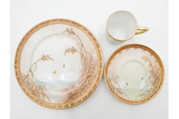 明治〜大正期　オールドノリタケ　NORITAKE　ハンドペイント　金彩　金盛　白鳥葦文　優雅な雰囲気漂うポット・カップ&ソーサー4客・プレート5枚セット(トリオ、デミタス、コーヒー、C&S、碗皿)(R-083678)