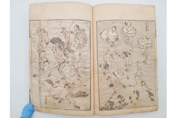 葛飾北斎　「北斎漫画」　二編(2編)　四編(4編)　浮世絵　木版画　2冊セット(画集、絵手本、和本、古書)(R-083696)