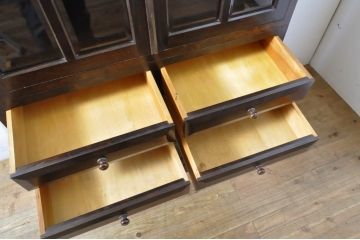 中古　松本民芸家具　G-1型面取食器棚　天板リメイク　落ち着きのある洗練された佇まいが魅力のサイドキャビネット(カップボード、収納棚、戸棚、キャビネット、本箱)(R-083699)