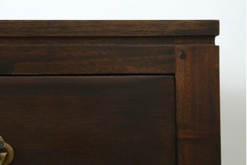 中古　チーク無垢材　リゾート風　深みのある色合いが落ち着いた雰囲気を醸し出すリゾート風アジアンサイドボード　(R-083708)