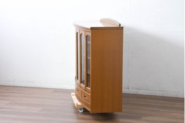 中古　展示品　美品　浜本工芸　楢(ナラ)材　優美な佇まいが素敵!ゆるやかな曲線のサイドボード(食器棚、収納棚、戸棚、引き出し)(定価約23万円)(R-83709)