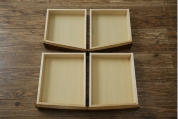 中古　展示品　美品　浜本工芸　楢(ナラ)材　優美な佇まいが素敵!ゆるやかな曲線のサイドボード　定価約23万円相当　(R-083709)