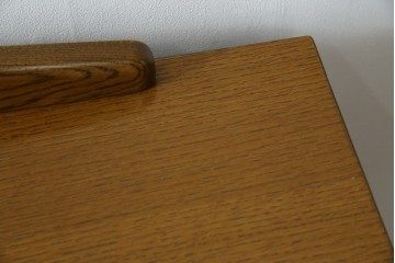 中古　展示品　美品　浜本工芸　楢(ナラ)材　優美な佇まいが素敵!ゆるやかな曲線のサイドボード　定価約23万円相当　(R-083709)