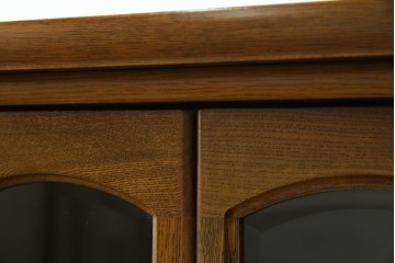 中古　展示品　美品　浜本工芸　楢(ナラ)材　優美な佇まいが素敵!ゆるやかな曲線のサイドボード　定価約23万円相当　(R-083709)