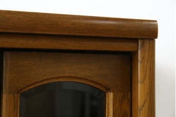 中古　展示品　美品　浜本工芸　楢(ナラ)材　優美な佇まいが素敵!ゆるやかな曲線のサイドボード　定価約23万円相当　(R-083709)