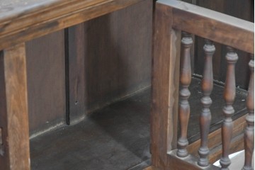 スペインヴィンテージ　木と金具が織りなす構築的な美!!スピンドルが目を引く吊り棚　(R-083710)