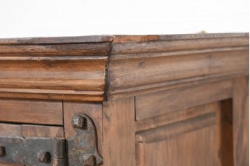 スペインヴィンテージ　木と金具が織りなす構築的な美!!スピンドルが目を引く吊り棚　(R-083710)