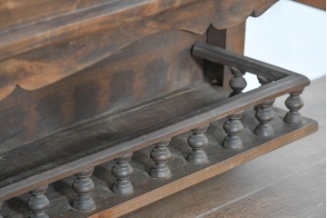 スペインヴィンテージ　木と金具が織りなす構築的な美!!スピンドルが目を引く吊り棚　(R-083710)