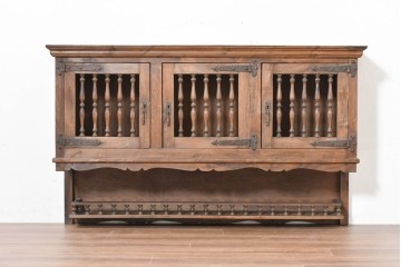 スペインヴィンテージ　木と金具が織りなす構築的な美!!スピンドルが目を引く吊り棚　(R-083710)