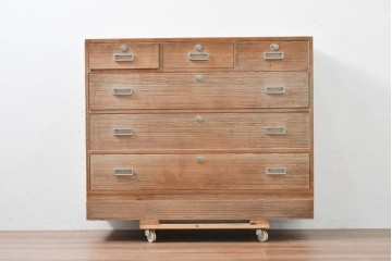 中古　東京の伝統工芸　桐の名門相徳(あいとく)　総会津桐　並厚　引き出しの装飾金具が上品な桐箪笥　(R-083711)