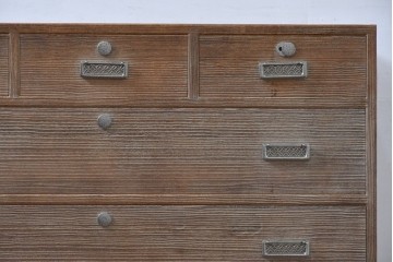 中古　東京の伝統工芸　桐の名門相徳(あいとく)　総会津桐　並厚　引き出しの装飾金具が上品な桐箪笥　(R-083711)