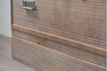 中古　東京の伝統工芸　桐の名門相徳(あいとく)　総会津桐　並厚　引き出しの装飾金具が上品な桐箪笥　(R-083711)
