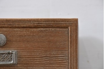 中古　東京の伝統工芸　桐の名門相徳(あいとく)　総会津桐　並厚　引き出しの装飾金具が上品な桐箪笥　(R-083711)