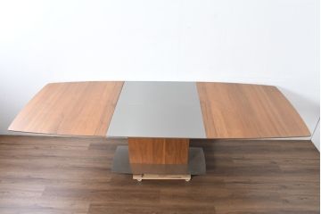 中古　美品　希少な廃番品　最大幅267cm　BoConcept(ボーコンセプト)　Occa(オッカ)　洗練された上品さが目を引くウォールナット材の伸長式ダイニングテーブル(エクステンションテーブル、拡張式テーブル、食卓、4人掛け、6人掛け、8人掛け、4人用、6人用、8人用)(R-083712)