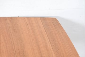 中古　美品　希少な廃番品　最大幅267cm　BoConcept(ボーコンセプト)　Occa(オッカ)　洗練された上品さが目を引くウォールナット材の伸長式ダイニングテーブル(エクステンションテーブル、拡張式テーブル、食卓、4人掛け、6人掛け、8人掛け、4人用、6人用、8人用)(R-083712)