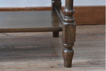 中古　美品　オーク材　横浜クラシック家具　ダニエル(daniel)　ノックオンウッド(knockonwood)　コロニアルシリーズ(Hand Made)　クラシカルな雰囲気漂う引き出し付きサイドテーブル　(R-083713)