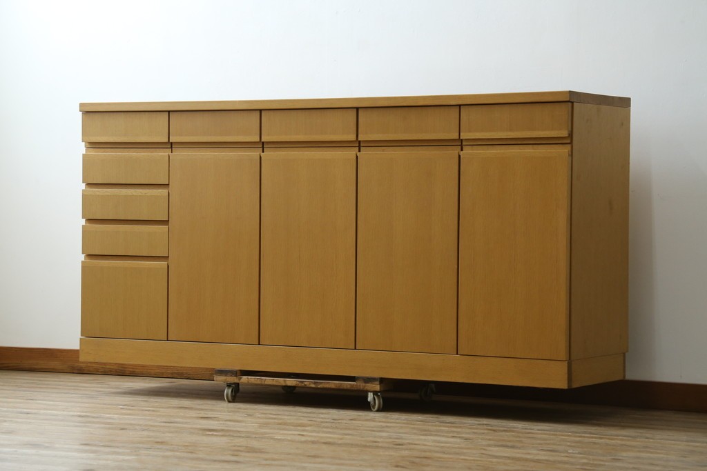 中古　国産職人手作りオーダー家具　天板ナラ(楢)材　無垢　シンプルモダンなサイドボード　製作費65万円　(R-083714)