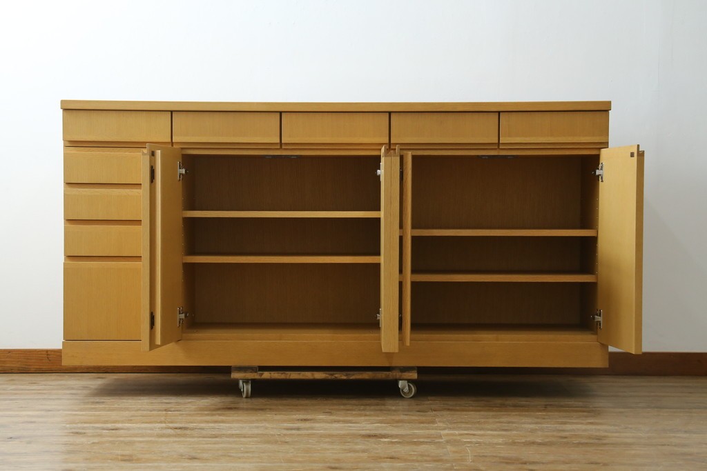 中古　国産職人手作りオーダー家具　天板ナラ(楢)材　無垢　シンプルモダンなサイドボード　製作費65万円　(R-083714)