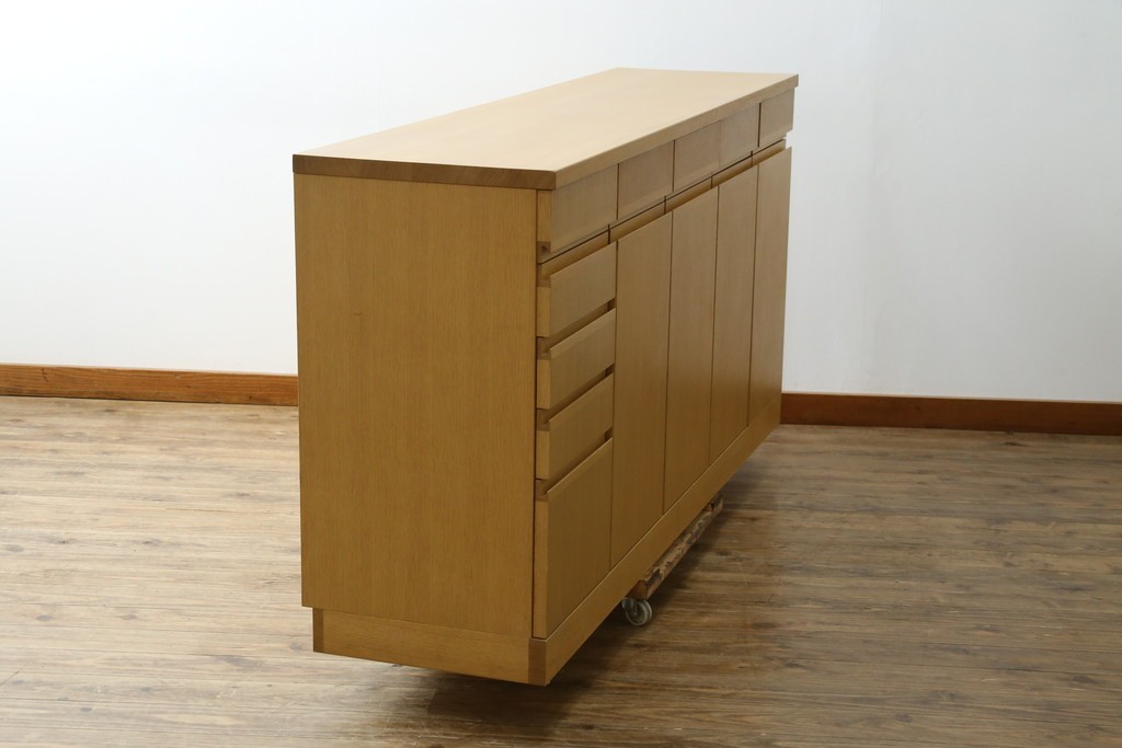 中古　国産職人手作りオーダー家具　天板ナラ(楢)材　無垢　シンプルモダンなサイドボード　製作費65万円　(R-083714)