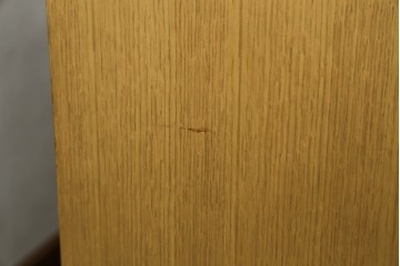 中古　国産職人手作りオーダー家具　天板ナラ(楢)材　無垢　シンプルモダンなサイドボード　製作費65万円　(R-083714)