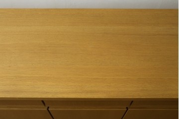 中古　国産職人手作りオーダー家具　天板ナラ(楢)材　無垢　シンプルモダンなサイドボード　製作費65万円　(R-083714)