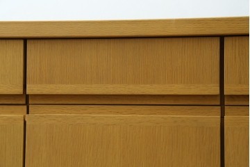 中古　国産職人手作りオーダー家具　天板ナラ(楢)材　無垢　シンプルモダンなサイドボード　製作費65万円　(R-083714)