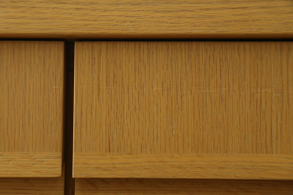 中古　国産職人手作りオーダー家具　天板ナラ(楢)材　無垢　シンプルモダンなサイドボード　製作費65万円　(R-083714)