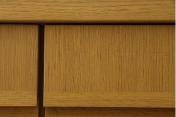 中古　国産職人手作りオーダー家具　天板ナラ(楢)材　無垢　シンプルモダンなサイドボード　製作費65万円　(R-083714)