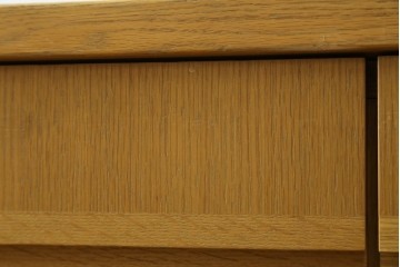 中古　国産職人手作りオーダー家具　天板ナラ(楢)材　無垢　シンプルモダンなサイドボード　製作費65万円　(R-083714)