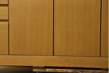 中古　国産職人手作りオーダー家具　天板ナラ(楢)材　無垢　シンプルモダンなサイドボード　製作費65万円　(R-083714)