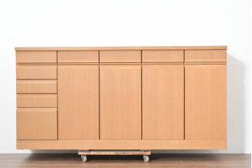 中古　国産職人手作りオーダー家具　天板ナラ(楢)材　無垢　シンプルモダンなサイドボード(リビングボード、収納棚、戸棚)(製作費65万円)(R-083714)