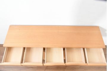 中古　国産職人手作りオーダー家具　天板ナラ(楢)材　無垢　シンプルモダンなサイドボード(リビングボード、収納棚、戸棚)(製作費65万円)(R-083714)