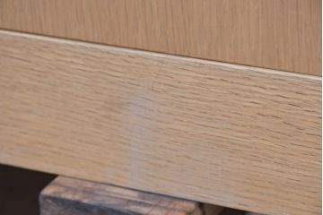 中古　国産職人手作りオーダー家具　天板ナラ(楢)材　無垢　シンプルモダンなサイドボード(リビングボード、収納棚、戸棚)(製作費65万円)(R-083714)