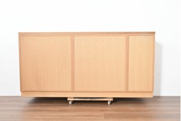 中古　国産職人手作りオーダー家具　天板ナラ(楢)材　無垢　シンプルモダンなサイドボード(リビングボード、収納棚、戸棚)(製作費65万円)(R-083714)