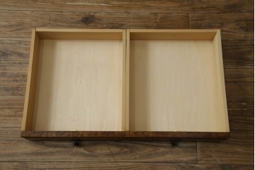 中古　美品　三越家具(現カントリーハウス)　Brugge(ブルージュ)　温かみのある色合いが素敵!カントリースタイルの空間づくりにおすすめのライティングビューロー　定価約36万円　(R-083715)