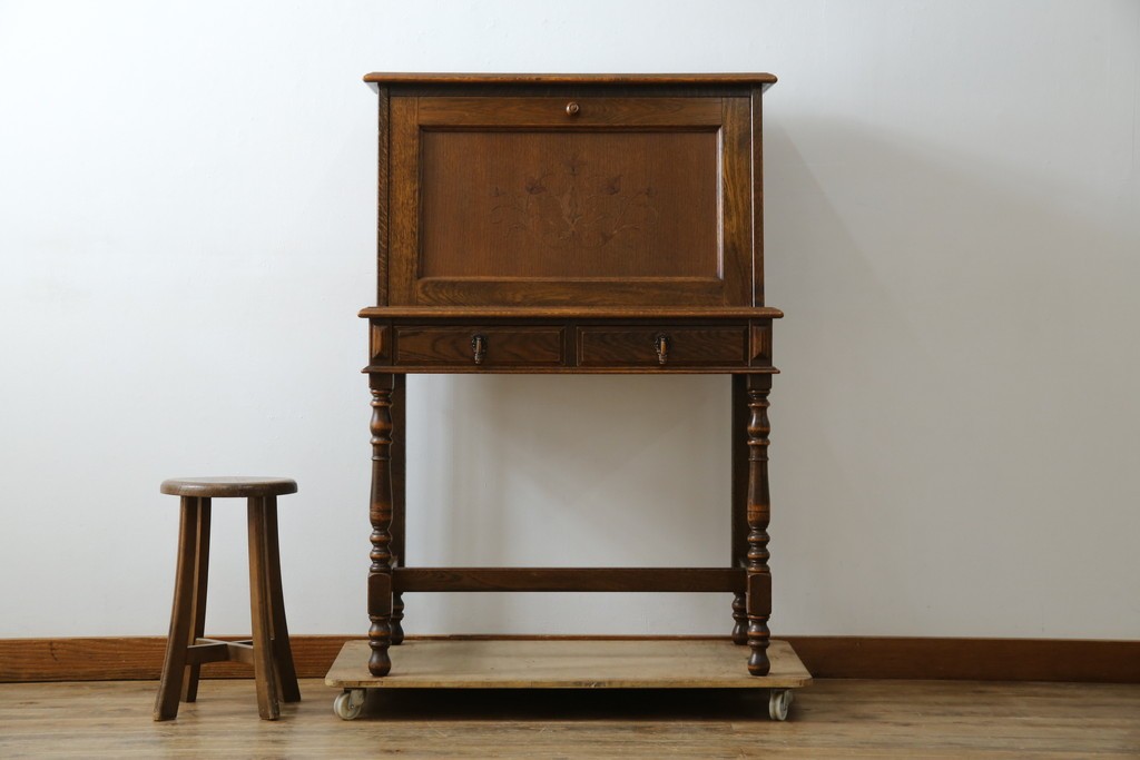 中古　美品　三越家具(現カントリーハウス)　Brugge(ブルージュ)　温かみのある色合いが素敵!カントリースタイルの空間づくりにおすすめのライティングビューロー　定価約36万円　(R-083715)