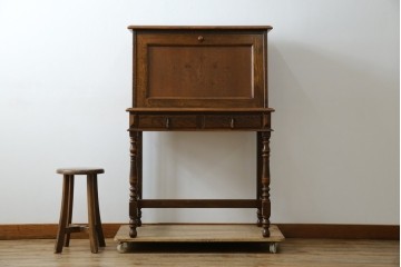 中古　美品　三越家具(現カントリーハウス)　Brugge(ブルージュ)　温かみのある色合いが素敵!カントリースタイルの空間づくりにおすすめのライティングビューロー　定価約36万円　(R-083715)