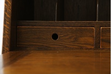 中古　美品　三越家具(現カントリーハウス)　Brugge(ブルージュ)　温かみのある色合いが素敵!カントリースタイルの空間づくりにおすすめのライティングビューロー　定価約36万円　(R-083715)