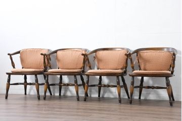 和製ビンテージ　美品　希少な廃番品　飛騨産業　キツツキマーク　細部までこだわりが感じられるクッション付きアームチェア4脚セット(ダイニングチェア、椅子、イス、ヴィンテージ、バラ売り可能)(R-083719)