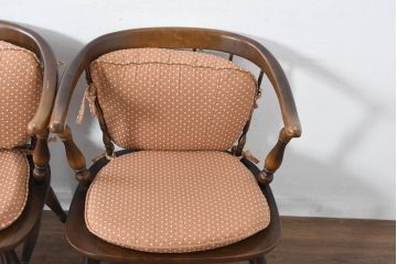 和製ビンテージ　美品　希少な廃番品　飛騨産業　キツツキマーク　細部までこだわりが感じられるクッション付きアームチェア4脚セット(ダイニングチェア、椅子、イス、ヴィンテージ、バラ売り可能)(R-083719)