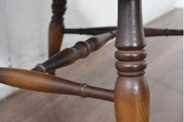和製ビンテージ　美品　希少な廃番品　飛騨産業　キツツキマーク　細部までこだわりが感じられるクッション付きアームチェア4脚セット(ダイニングチェア、椅子、イス、ヴィンテージ、バラ売り可能)(R-083719)