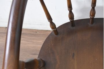 和製ビンテージ　美品　希少な廃番品　飛騨産業　キツツキマーク　細部までこだわりが感じられるクッション付きアームチェア4脚セット(ダイニングチェア、椅子、イス、ヴィンテージ、バラ売り可能)(R-083719)