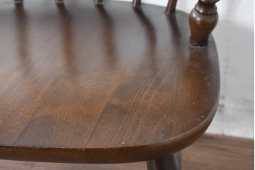 和製ビンテージ　美品　希少な廃番品　飛騨産業　キツツキマーク　細部までこだわりが感じられるクッション付きアームチェア4脚セット(ダイニングチェア、椅子、イス、ヴィンテージ、バラ売り可能)(R-083719)