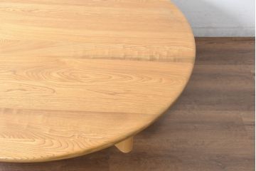 中古　美品　カリモク家具(karimoku)　大円卓シリーズ　分厚い栓材の大きな丸テーブル(座卓、ローテーブル、センターテーブル、リビングテーブル、ラウンドテーブル、ちゃぶ台)(定価約16万円)(R-083720)