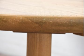 中古　美品　カリモク家具(karimoku)　大円卓シリーズ　分厚い栓材の大きな丸テーブル(座卓、ローテーブル、センターテーブル、リビングテーブル、ラウンドテーブル、ちゃぶ台)(定価約16万円)(R-083720)
