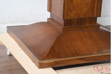 中古　高級輸入家具　ローズウッドとウォールナットを贅沢に使用した象嵌入りの伸長式ダイニングテーブル(エクステンション、伸縮式ダイニングテーブル、拡張テーブル、食卓、4人掛け、6人掛け、4人用、6人用)(R-083722)